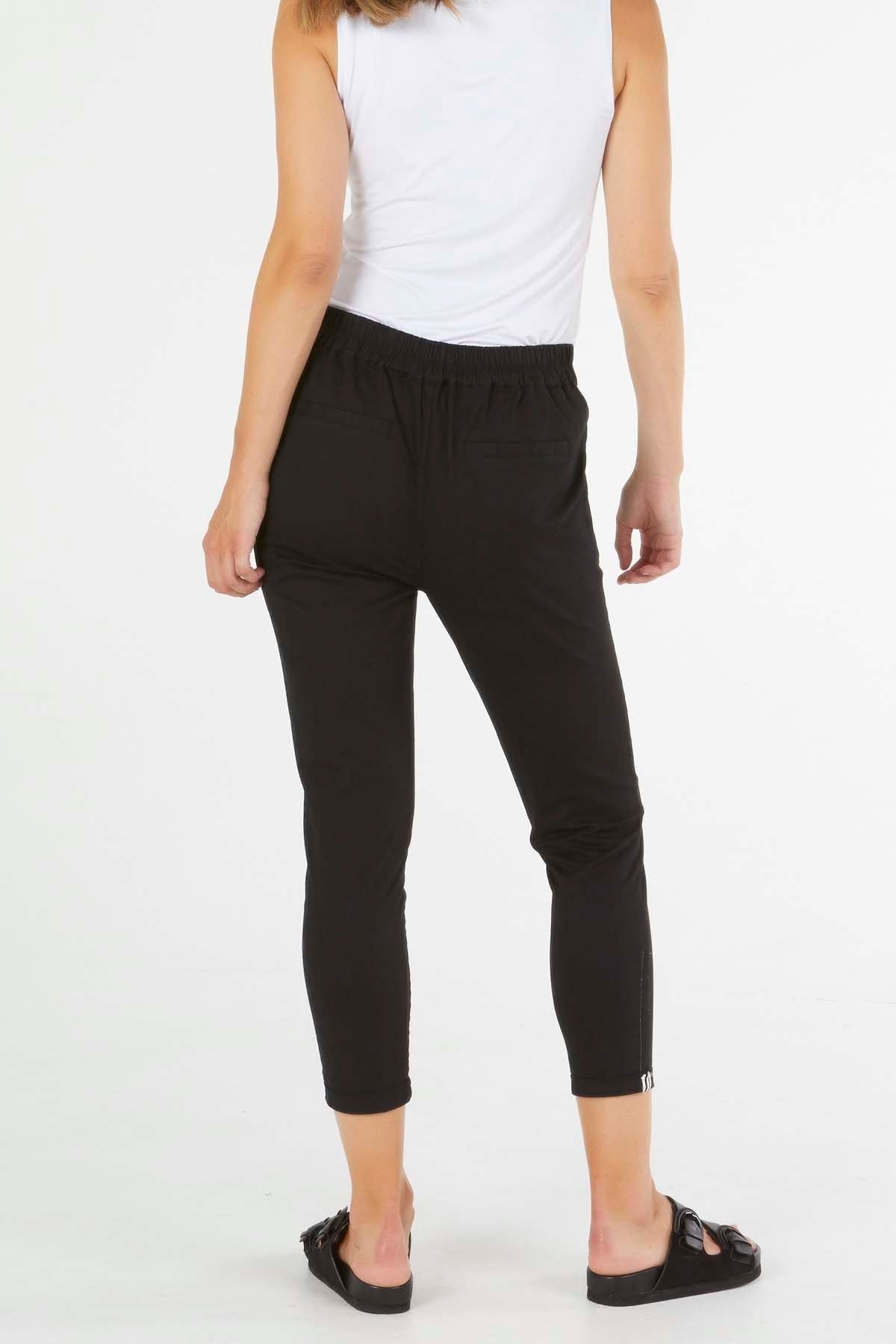 Betty Basics Chicago Chino Pants in Black - Hey Sara