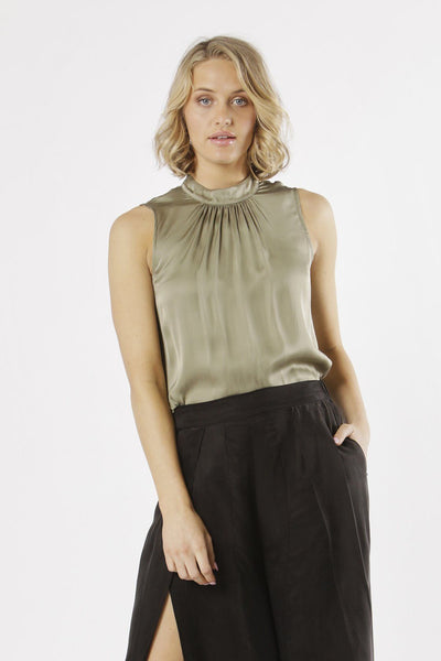 Fate + Becker Like Stardust Top in Fern - Hey Sara